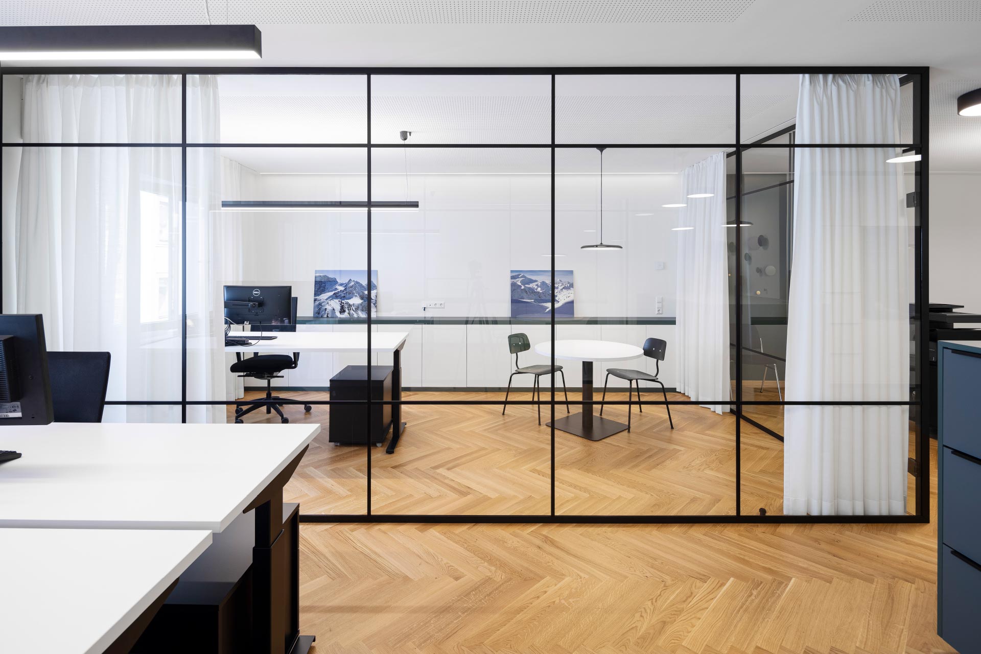 architektur bozen innenarchitektur umbau naemas glastrennwand industrialdesign openspace studiomunter