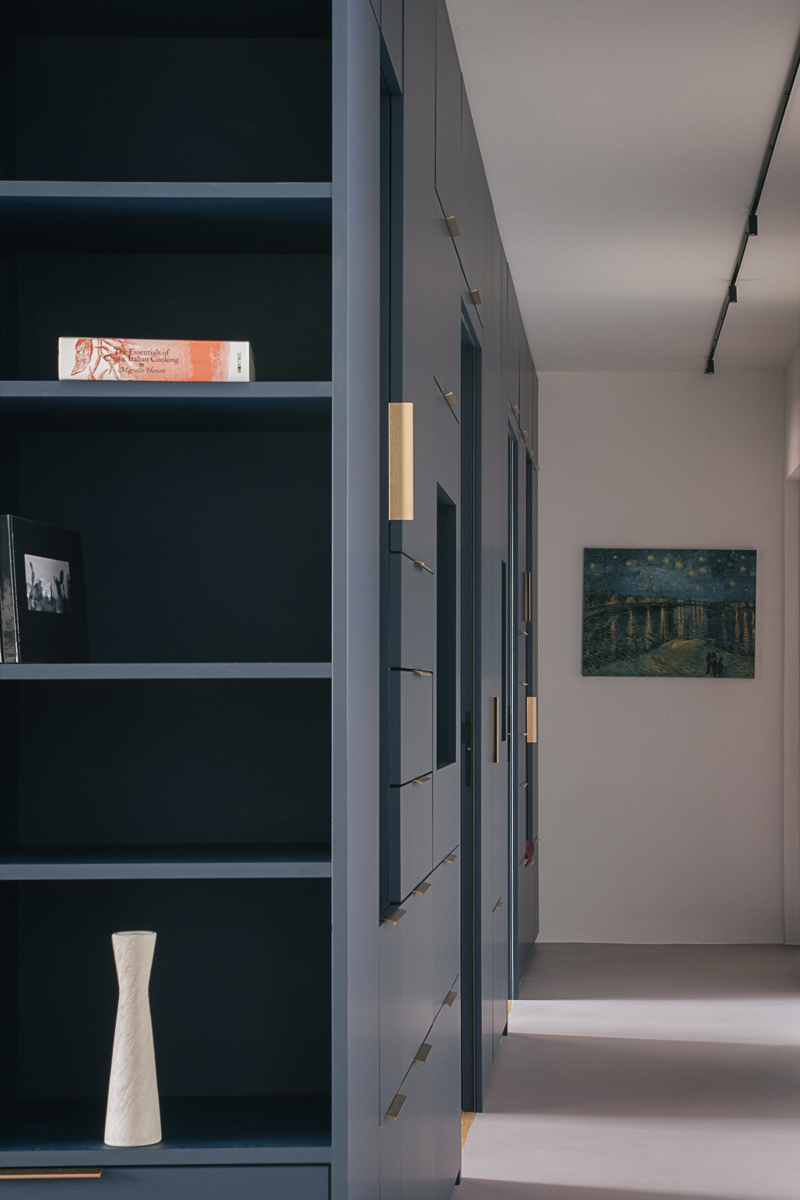 naemas architekturkonzepte vase buecher moebel planung gries